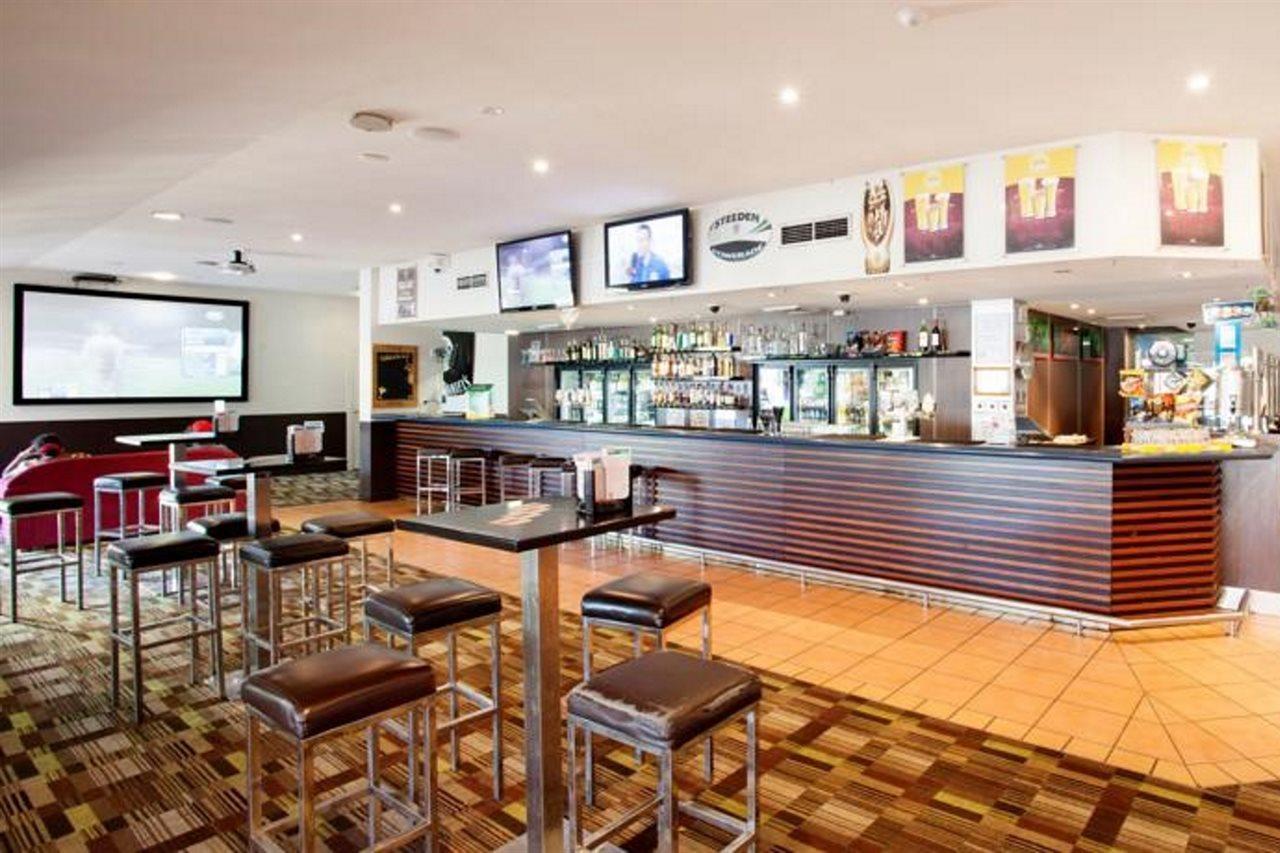Nightcap At Edge Hill Tavern Кэрнс Экстерьер фото
